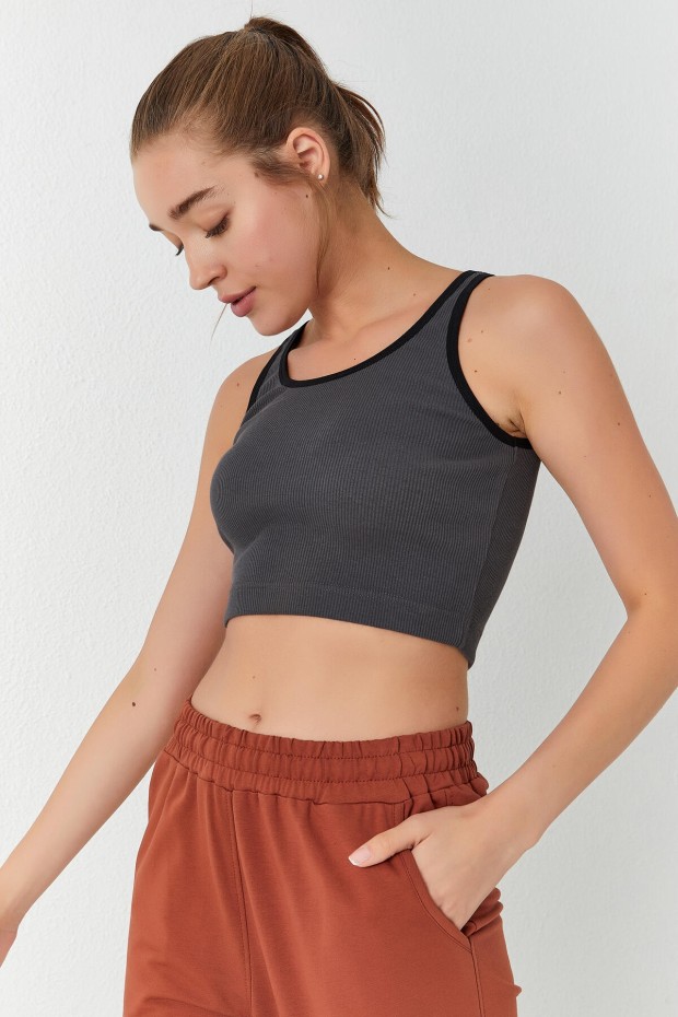 Tommy Life Antrasit Basic Sıfır Kol Dar Kalıp U Yaka Kadın Crop Top Atlet - 97160. 6