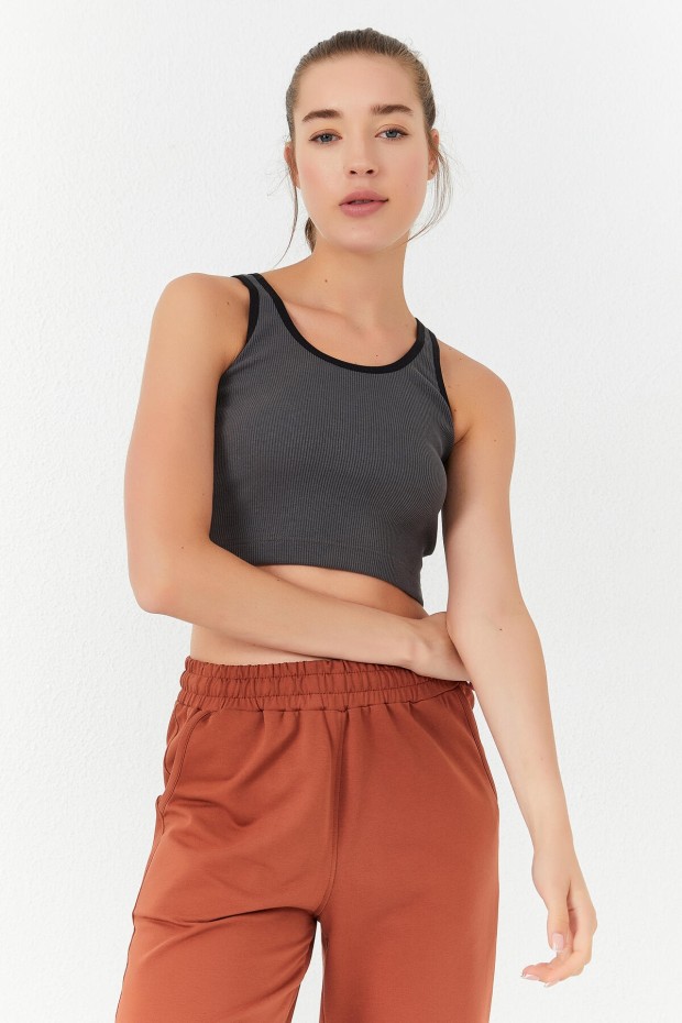 Tommy Life Antrasit Basic Sıfır Kol Dar Kalıp U Yaka Kadın Crop Top Atlet - 97160. 3 Tommy Life Antrasit Basic Sıfır Kol Dar Kalıp U Yaka Kadın Crop Top Atlet - 97160. 3