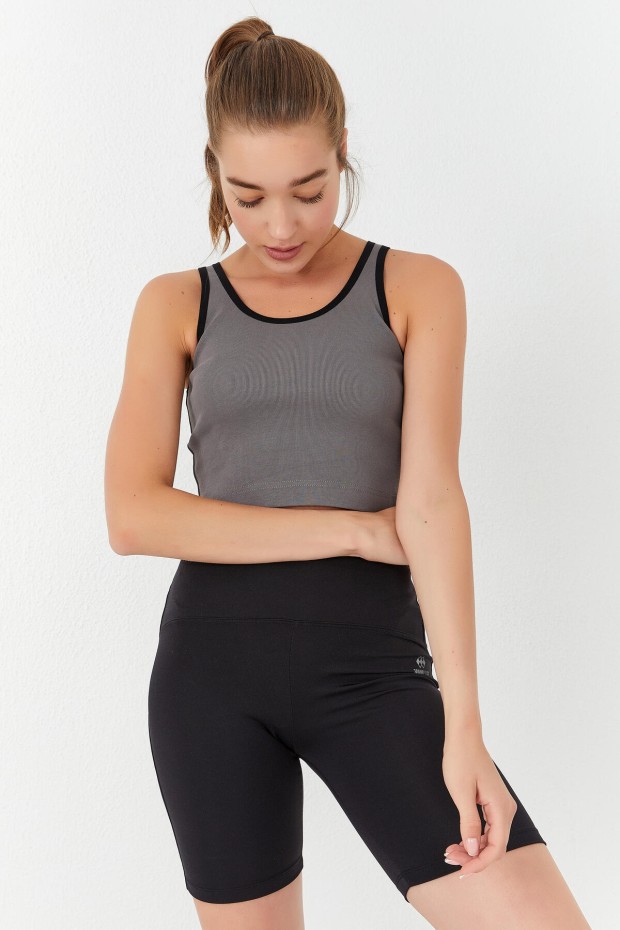 Tommy Life Gri Basic Sıfır Kol Dar Kalıp U Yaka Kadın Crop Top Atlet - 97162. 1 Tommy Life Gri Basic Sıfır Kol Dar Kalıp U Yaka Kadın Crop Top Atlet - 97162. 1
