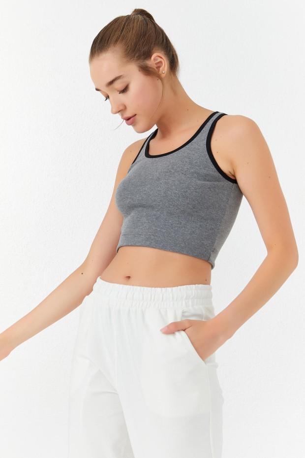 Tommy Life Gri Melanj Basic Sıfır Kol Dar Kalıp U Yaka Kadın Crop Top Atlet - 97162. 1