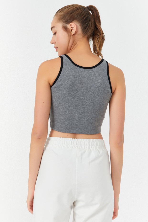 Tommy Life Gri Melanj Basic Sıfır Kol Dar Kalıp U Yaka Kadın Crop Top Atlet - 97162. 4 Tommy Life Gri Melanj Basic Sıfır Kol Dar Kalıp U Yaka Kadın Crop Top Atlet - 97162. 4