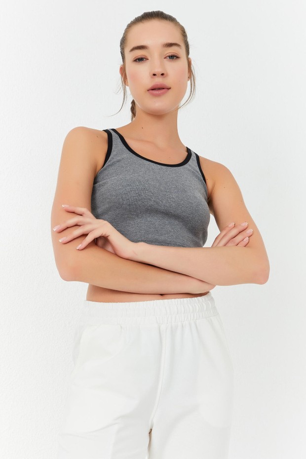 Tommy Life Gri Melanj Basic Sıfır Kol Dar Kalıp U Yaka Kadın Crop Top Atlet - 97162. 6