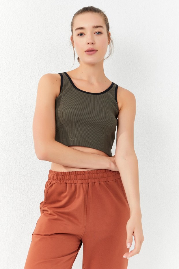 Tommy Life Haki Basic Sıfır Kol Dar Kalıp U Yaka Kadın Crop Top Atlet - 97160. 7 Tommy Life Haki Basic Sıfır Kol Dar Kalıp U Yaka Kadın Crop Top Atlet - 97160. 7