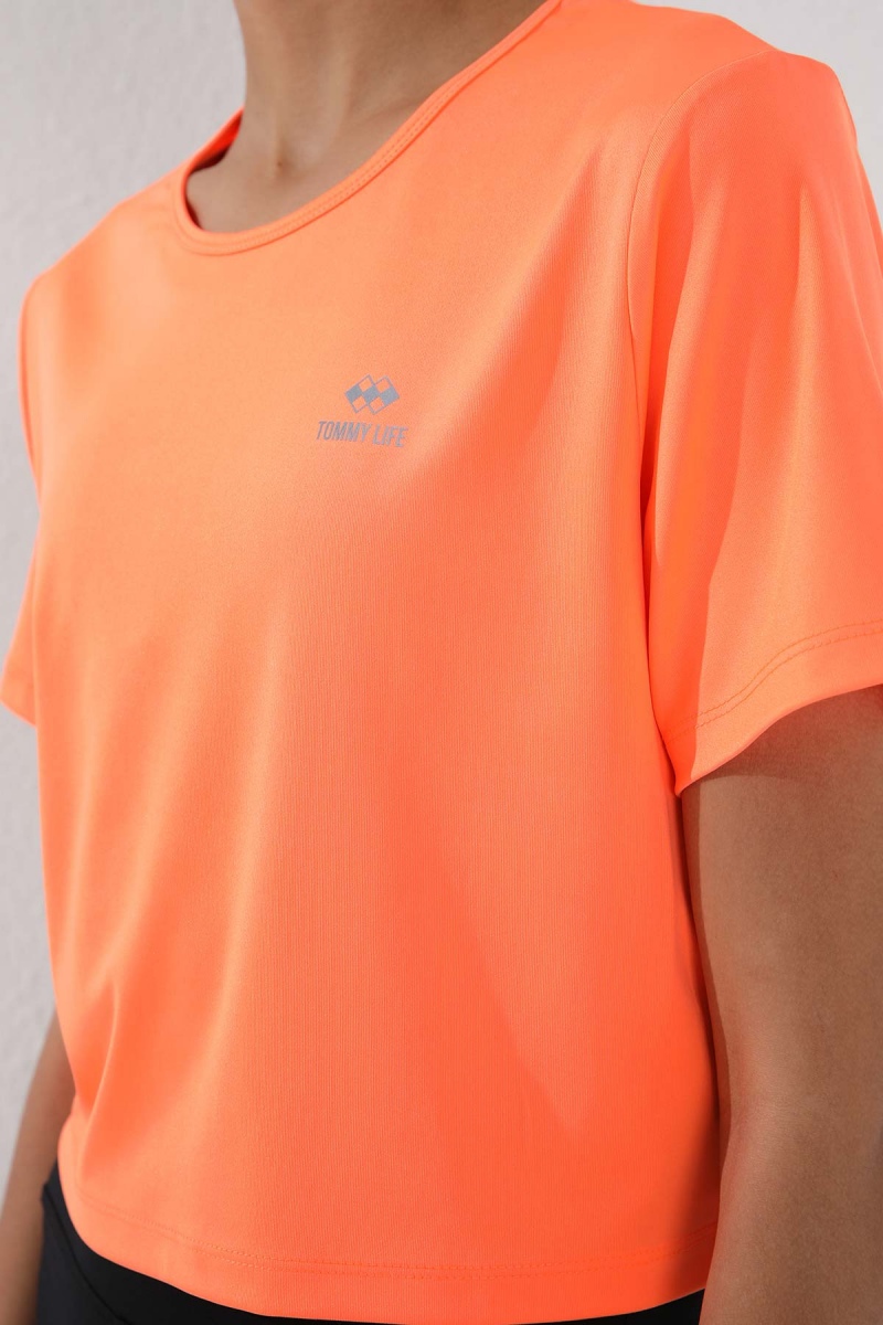Tommy Life Neon Oranj Basic Kısa Kol Standart Kalıp O Yaka Kadın Crop Top T-Shirt - 97143. 4