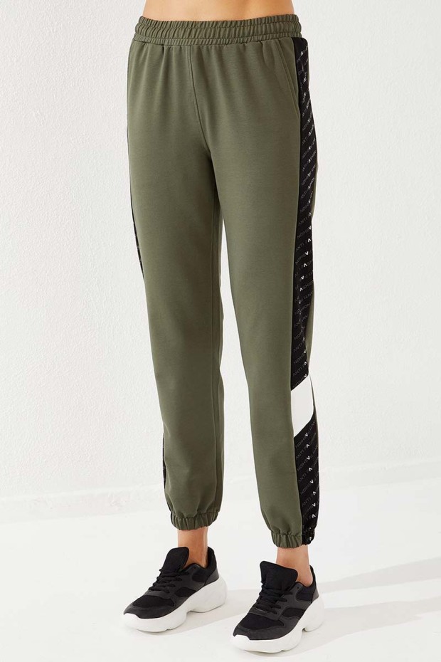 Tommy Life Haki Noktalı Şerit Detaylı Jogger Rahat Form Jogger Kadın Eşofman Alt - 94579. 8 Tommy Life Haki Noktalı Şerit Detaylı Jogger Rahat Form Jogger Kadın Eşofman Alt - 94579. 8