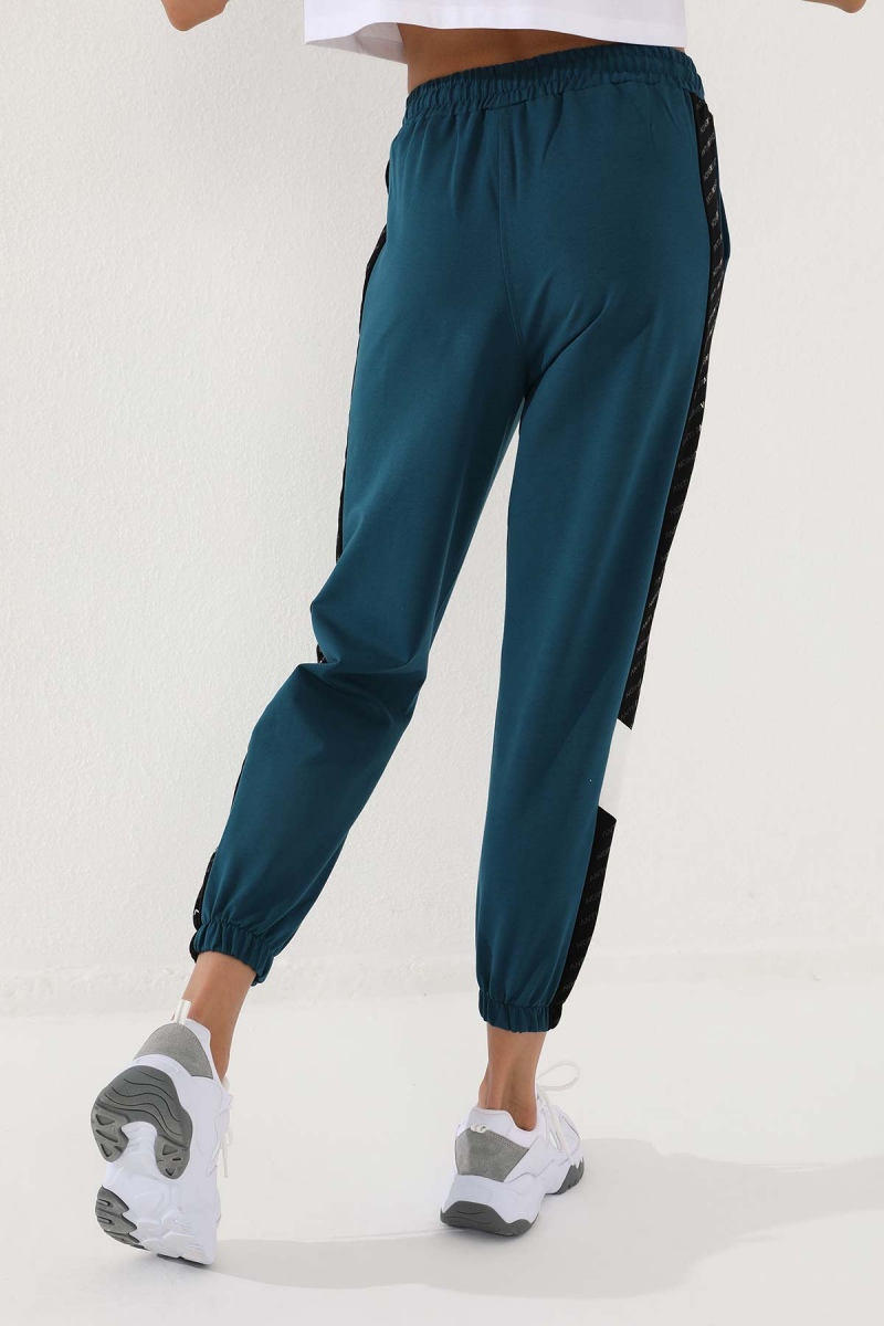 Tommy Life Zümrüt Noktalı Şerit Detaylı Jogger Rahat Form Jogger Kadın Eşofman Alt - 94579. 7 Tommy Life Zümrüt Noktalı Şerit Detaylı Jogger Rahat Form Jogger Kadın Eşofman Alt - 94579. 7