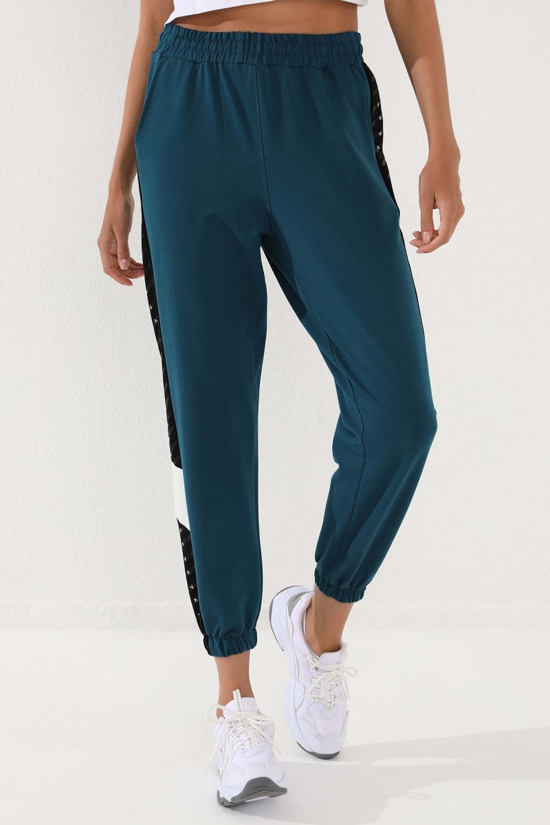 Tommy Life Zümrüt Noktalı Şerit Detaylı Jogger Rahat Form Jogger Kadın Eşofman Alt - 94579. 6 Tommy Life Zümrüt Noktalı Şerit Detaylı Jogger Rahat Form Jogger Kadın Eşofman Alt - 94579. 6