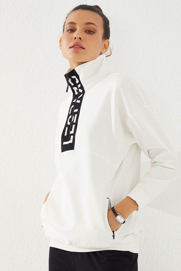 Tommy Life Ekru - Siyah Yarım Fermuar Dik Yaka Rahat Form Manşetli Kadın Eşofman Takım - 95263. 3 Tommy Life Ekru - Siyah Yarım Fermuar Dik Yaka Rahat Form Manşetli Kadın Eşofman Takım - 95263. 3