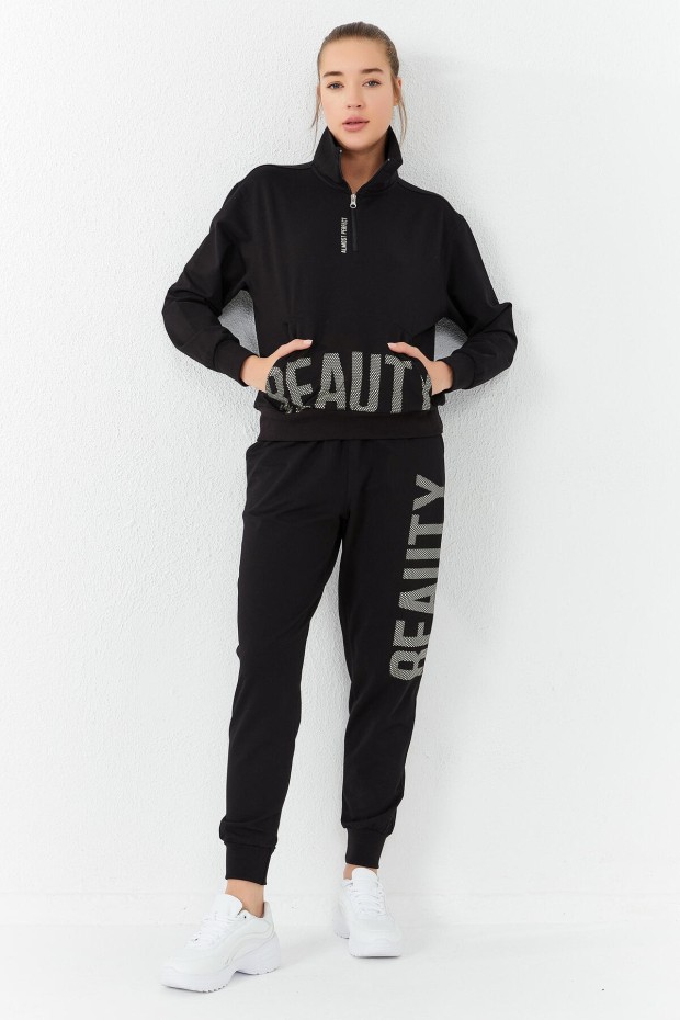 Tommy Life Siyah Baskı Detaylı Crop Dik Yaka Rahat Form Manşetli Kadın Eşofman Takımı - 95299. 4 Tommy Life Siyah Baskı Detaylı Crop Dik Yaka Rahat Form Manşetli Kadın Eşofman Takımı - 95299. 4