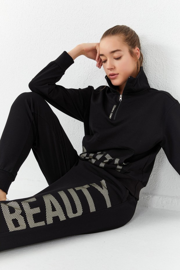 Tommy Life Siyah Baskı Detaylı Crop Dik Yaka Rahat Form Manşetli Kadın Eşofman Takımı - 95299. 5 Tommy Life Siyah Baskı Detaylı Crop Dik Yaka Rahat Form Manşetli Kadın Eşofman Takımı - 95299. 5