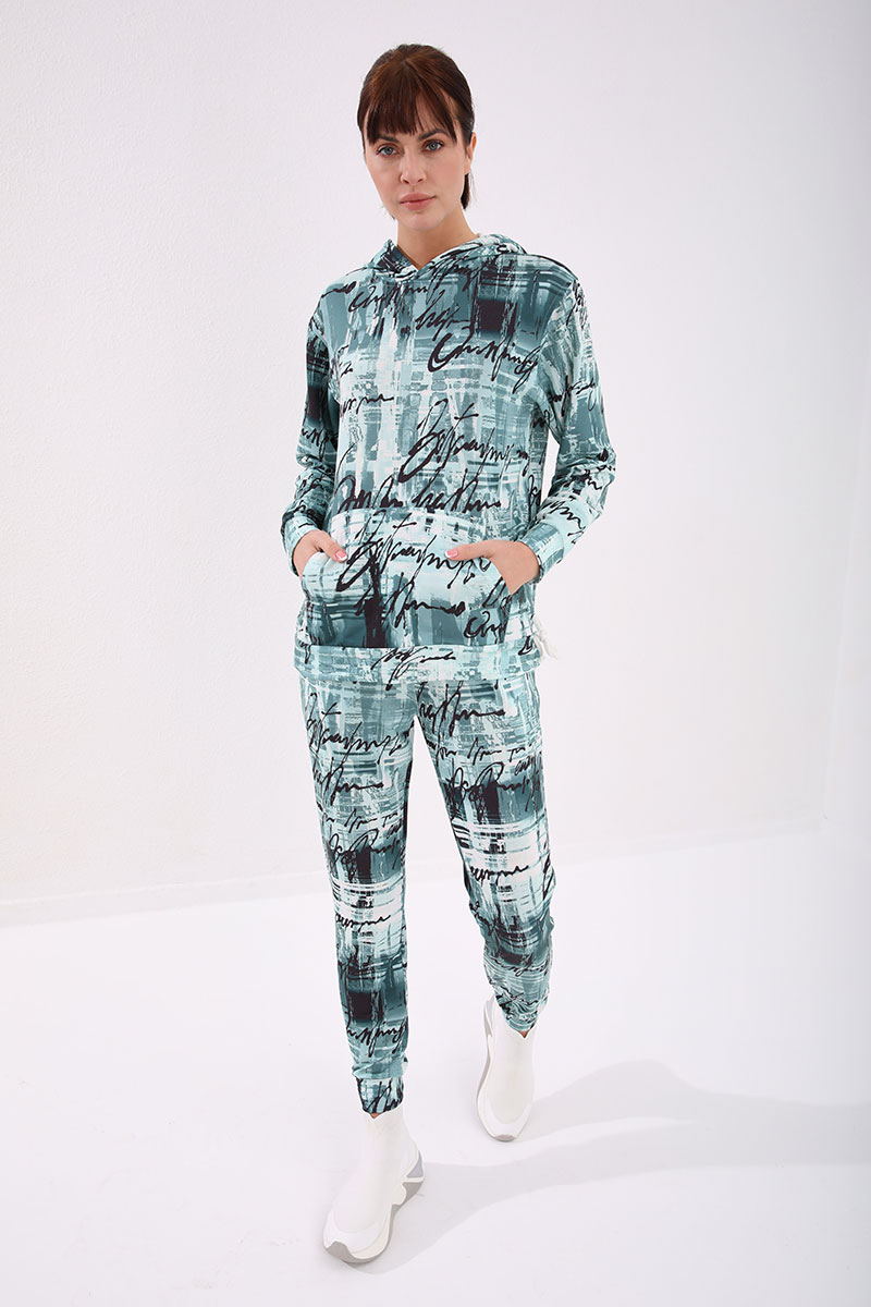 Tommy Life Yeşil Kapüşonlu Batik Yan Büzgülü Rahat Form Manşetli Kadın Eşofman Takım - 95276. 1 Tommy Life Yeşil Kapüşonlu Batik Yan Büzgülü Rahat Form Manşetli Kadın Eşofman Takım - 95276. 1