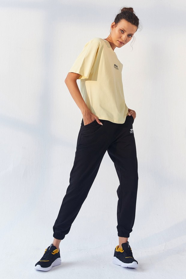 Tommy Life Sarı - Siyah Yazı Baskılı Cepli Bağcıklı Jogger Kadın Oversize Eşofman Takım - 95293. 3 Tommy Life Sarı - Siyah Yazı Baskılı Cepli Bağcıklı Jogger Kadın Oversize Eşofman Takım - 95293. 3
