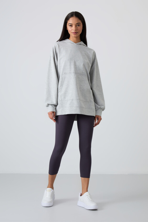 Gri Melanj Balon Kol Yazı Nakışlı Kadın Oversize Tunik Sweatshirt - 97163 - 2