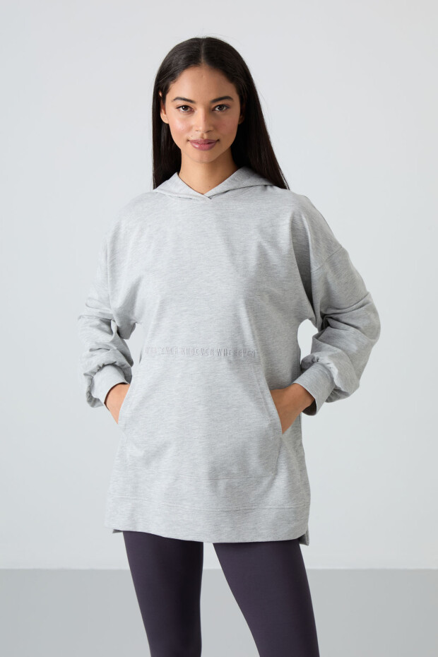 Gri Melanj Balon Kol Yazı Nakışlı Kadın Oversize Tunik Sweatshirt - 97163 - 5