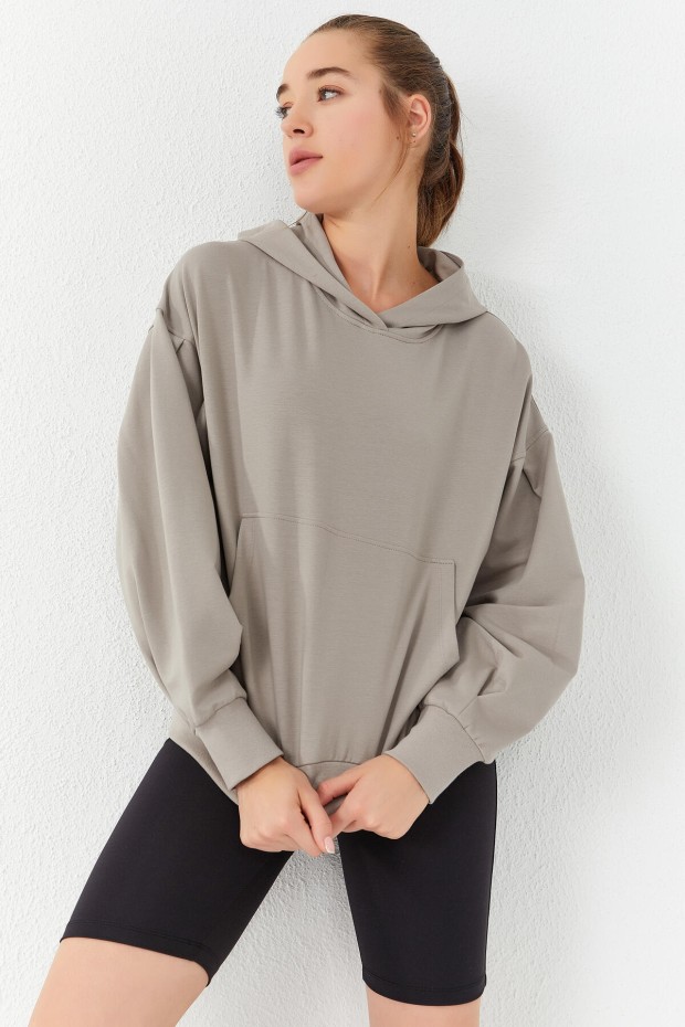 Tommy Life Koyu Bej Balon Kol Kapüşonlu Kadın Oversize Sweatshirt - 97156. 5 Tommy Life Koyu Bej Balon Kol Kapüşonlu Kadın Oversize Sweatshirt - 97156. 5