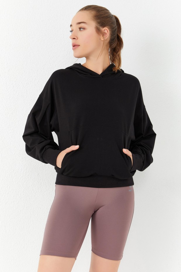 Tommy Life Siyah Balon Kol Kapüşonlu Kadın Oversize Sweatshirt - 97156. 6 Tommy Life Siyah Balon Kol Kapüşonlu Kadın Oversize Sweatshirt - 97156. 6