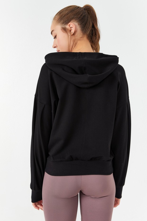 Tommy Life Siyah Balon Kol Kapüşonlu Kadın Oversize Sweatshirt - 97156. 8 Tommy Life Siyah Balon Kol Kapüşonlu Kadın Oversize Sweatshirt - 97156. 8