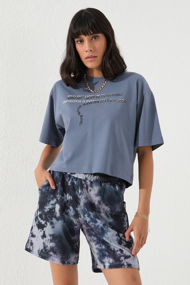 Tommy Life Eflatun Batik Desenli Bağcıklı Rahat Form Bermuda Kadın Şort - 91005. 1 Tommy Life Eflatun Batik Desenli Bağcıklı Rahat Form Bermuda Kadın Şort - 91005. 1