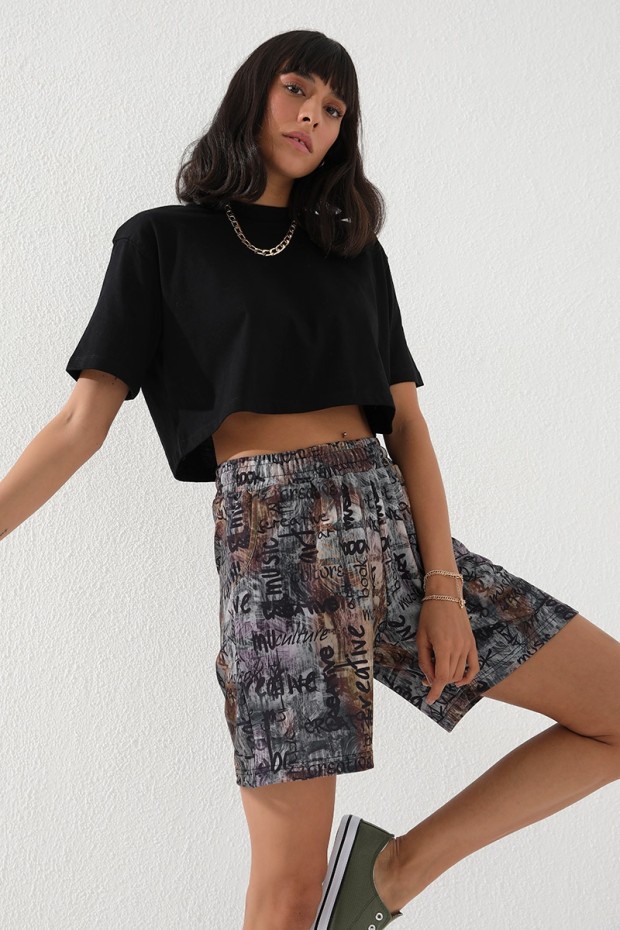 Tommy Life Eflatun Yazı Baskılı Batik Desenli Bağcıklı Rahat Form Bermuda Kadın Şort - 91006. 7 Tommy Life Eflatun Yazı Baskılı Batik Desenli Bağcıklı Rahat Form Bermuda Kadın Şort - 91006. 7