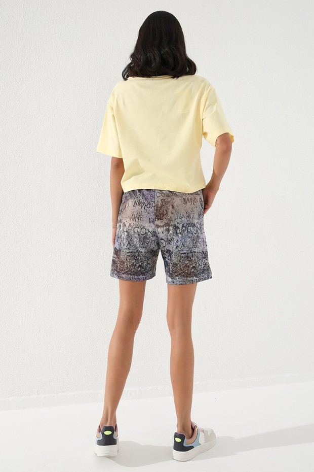 Tommy Life Eflatun Yazı Baskılı Batik Desenli Bağcıklı Rahat Form Bermuda Kadın Şort - 91004. 5 Tommy Life Eflatun Yazı Baskılı Batik Desenli Bağcıklı Rahat Form Bermuda Kadın Şort - 91004. 5