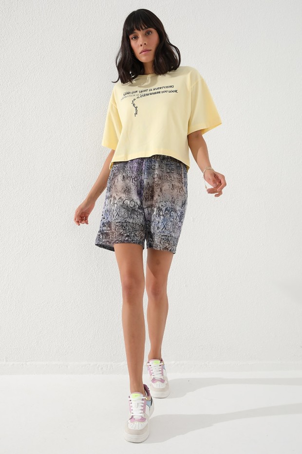 Tommy Life Eflatun Yazı Baskılı Batik Desenli Bağcıklı Rahat Form Bermuda Kadın Şort - 91004. 3 Tommy Life Eflatun Yazı Baskılı Batik Desenli Bağcıklı Rahat Form Bermuda Kadın Şort - 91004. 3