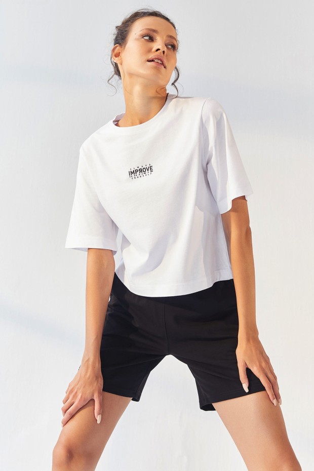 Tommy Life Beyaz - Siyah Küçük Yazı Baskılı O Yaka Bermuda Kadın Oversize Şort Takım - 95292. 7 Tommy Life Beyaz - Siyah Küçük Yazı Baskılı O Yaka Bermuda Kadın Oversize Şort Takım - 95292. 7