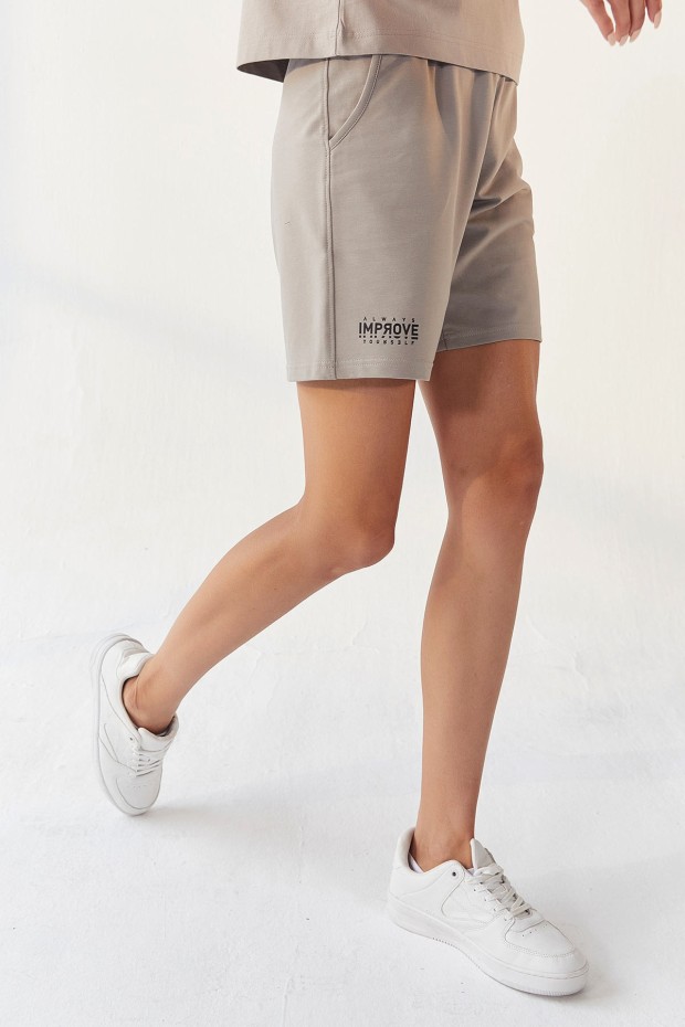 Tommy Life Koyu Bej Küçük Yazı Baskılı O Yaka Bermuda Kadın Oversize Şort Takım - 95292. 4 Tommy Life Koyu Bej Küçük Yazı Baskılı O Yaka Bermuda Kadın Oversize Şort Takım - 95292. 4