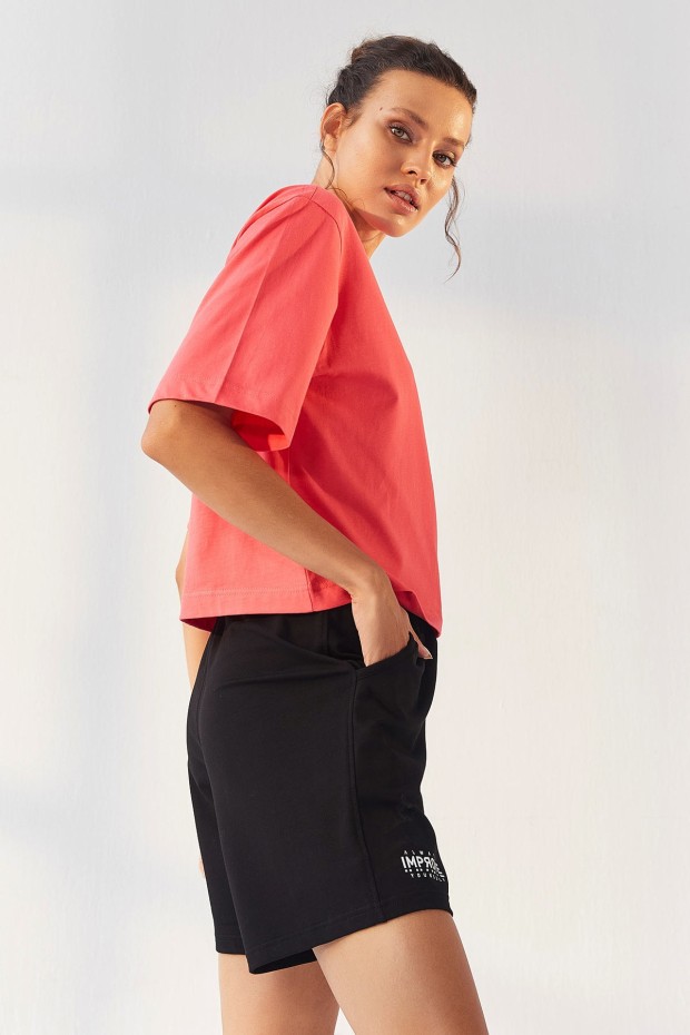 Tommy Life Rose - Siyah Küçük Yazı Baskılı O Yaka Bermuda Kadın Oversize Şort Takım - 95292. 5 Tommy Life Rose - Siyah Küçük Yazı Baskılı O Yaka Bermuda Kadın Oversize Şort Takım - 95292. 5