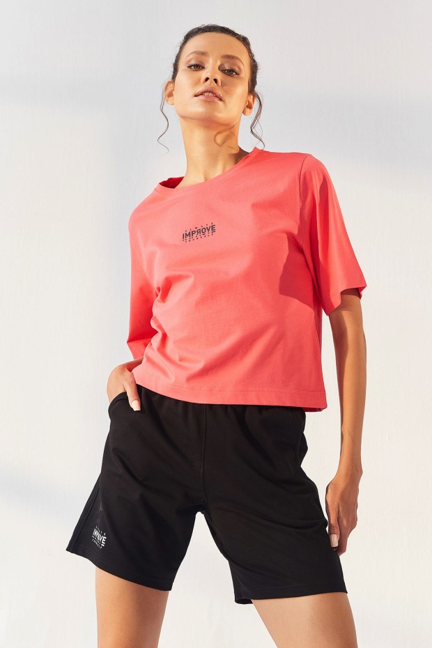 Tommy Life Rose - Siyah Küçük Yazı Baskılı O Yaka Bermuda Kadın Oversize Şort Takım - 95292. 2 Tommy Life Rose - Siyah Küçük Yazı Baskılı O Yaka Bermuda Kadın Oversize Şort Takım - 95292. 2