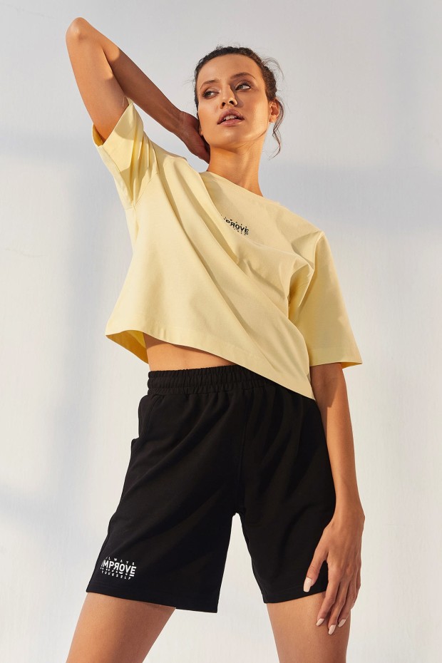 Tommy Life Sarı - Siyah Küçük Yazı Baskılı O Yaka Bermuda Kadın Oversize Şort Takım - 95292. 7 Tommy Life Sarı - Siyah Küçük Yazı Baskılı O Yaka Bermuda Kadın Oversize Şort Takım - 95292. 7