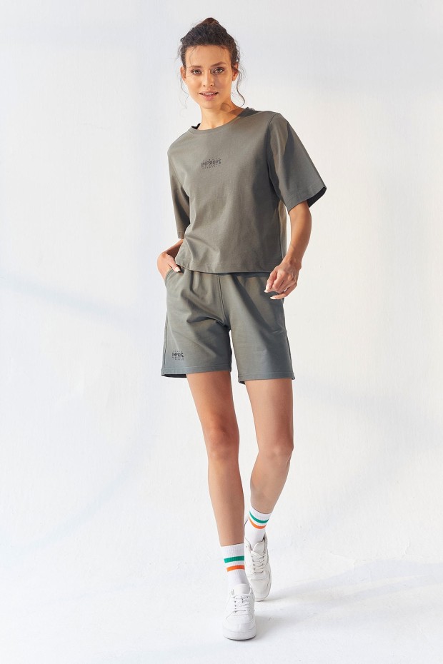 Tommy Life Çağla Küçük Yazı Baskılı O Yaka Bermuda Kadın Oversize Şort Takım - 95292. 3 Tommy Life Çağla Küçük Yazı Baskılı O Yaka Bermuda Kadın Oversize Şort Takım - 95292. 3