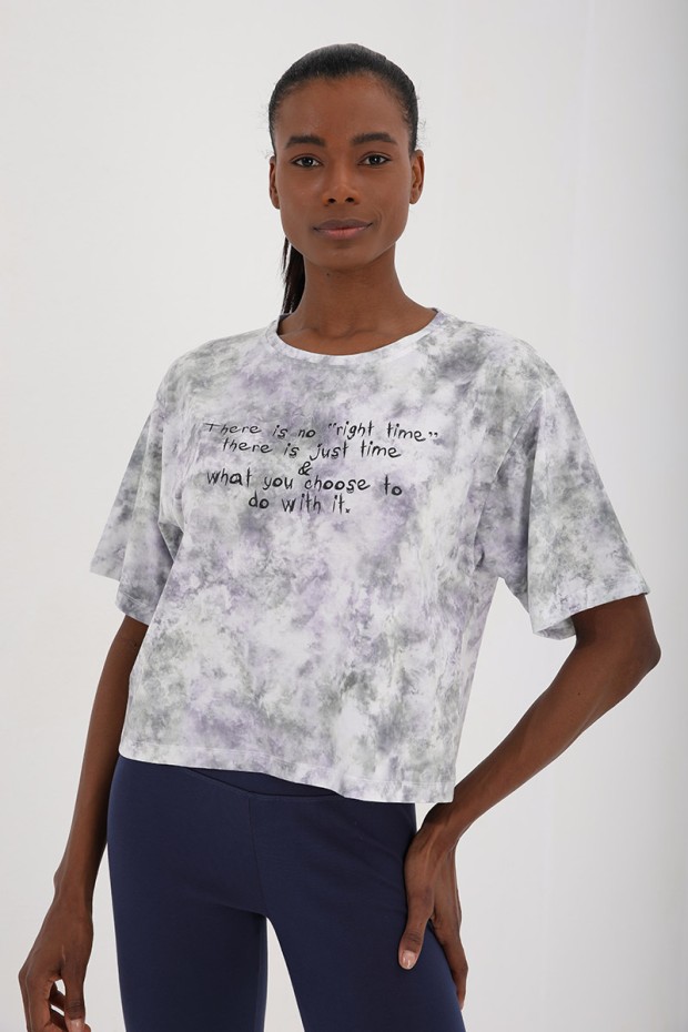Tommy Life Mor Yazı Baskılı Karışık Batik Desenli O Yaka Kadın Oversize T-Shirt - 97129. 1