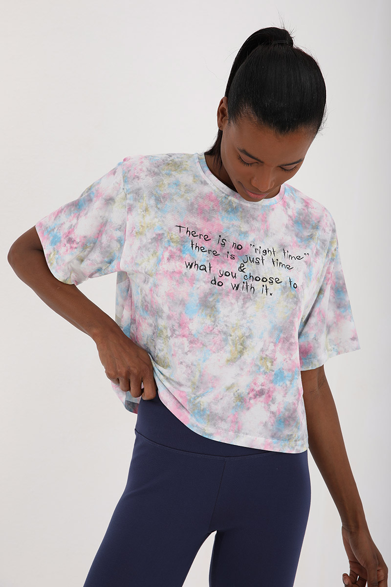 Tommy Life Pembe Yazı Baskılı Karışık Batik Desenli O Yaka Kadın Oversize T-Shirt - 97129. 3