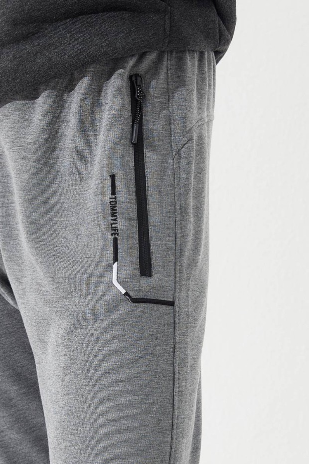 Tommy Life Gri Melanj Fermuar Cepli Nakış Detaylı Dar Kalıp Jogger Erkek Eşofman Alt - 84782. 4 Tommy Life Gri Melanj Fermuar Cepli Nakış Detaylı Dar Kalıp Jogger Erkek Eşofman Alt - 84782. 4
