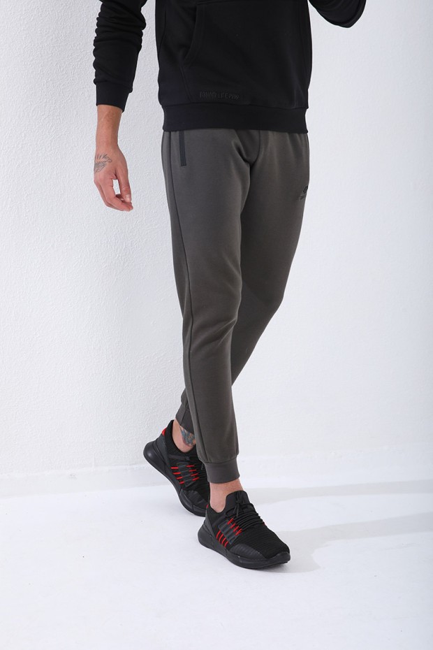 Tommy Life Haki Ters Fermuarlı Standart Kalıp Manşetli Erkek Eşofman Alt - 84702. 8 Tommy Life Haki Ters Fermuarlı Standart Kalıp Manşetli Erkek Eşofman Alt - 84702. 8
