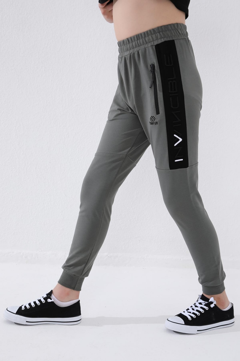 Tommy Life Çağla Erkek Çocuk Yazı Nakışlı Yarım Şeritli Jogger Dar Kalıp Manşetli Eşofman Alt - 64050. 1 Tommy Life Çağla Erkek Çocuk Yazı Nakışlı Yarım Şeritli Jogger Dar Kalıp Manşetli Eşofman Alt - 64050. 1