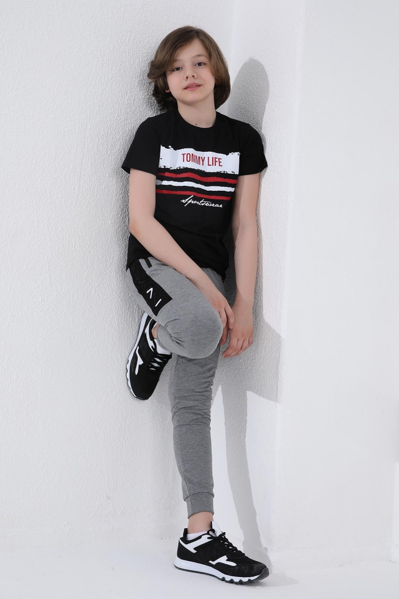Tommy Life Gri Melanj Erkek Çocuk Yazı Nakışlı Yarım Şeritli Jogger Dar Kalıp Manşetli Eşofman Alt - 64050. 11 Tommy Life Gri Melanj Erkek Çocuk Yazı Nakışlı Yarım Şeritli Jogger Dar Kalıp Manşetli Eşofman Alt - 64050. 11