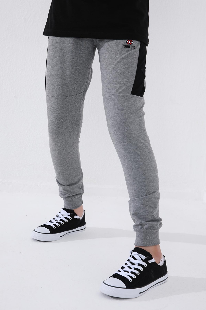 Tommy Life Gri Melanj Erkek Çocuk Yazı Nakışlı Yarım Şeritli Jogger Dar Kalıp Manşetli Eşofman Alt - 64046. 2 Tommy Life Gri Melanj Erkek Çocuk Yazı Nakışlı Yarım Şeritli Jogger Dar Kalıp Manşetli Eşofman Alt - 64046. 2