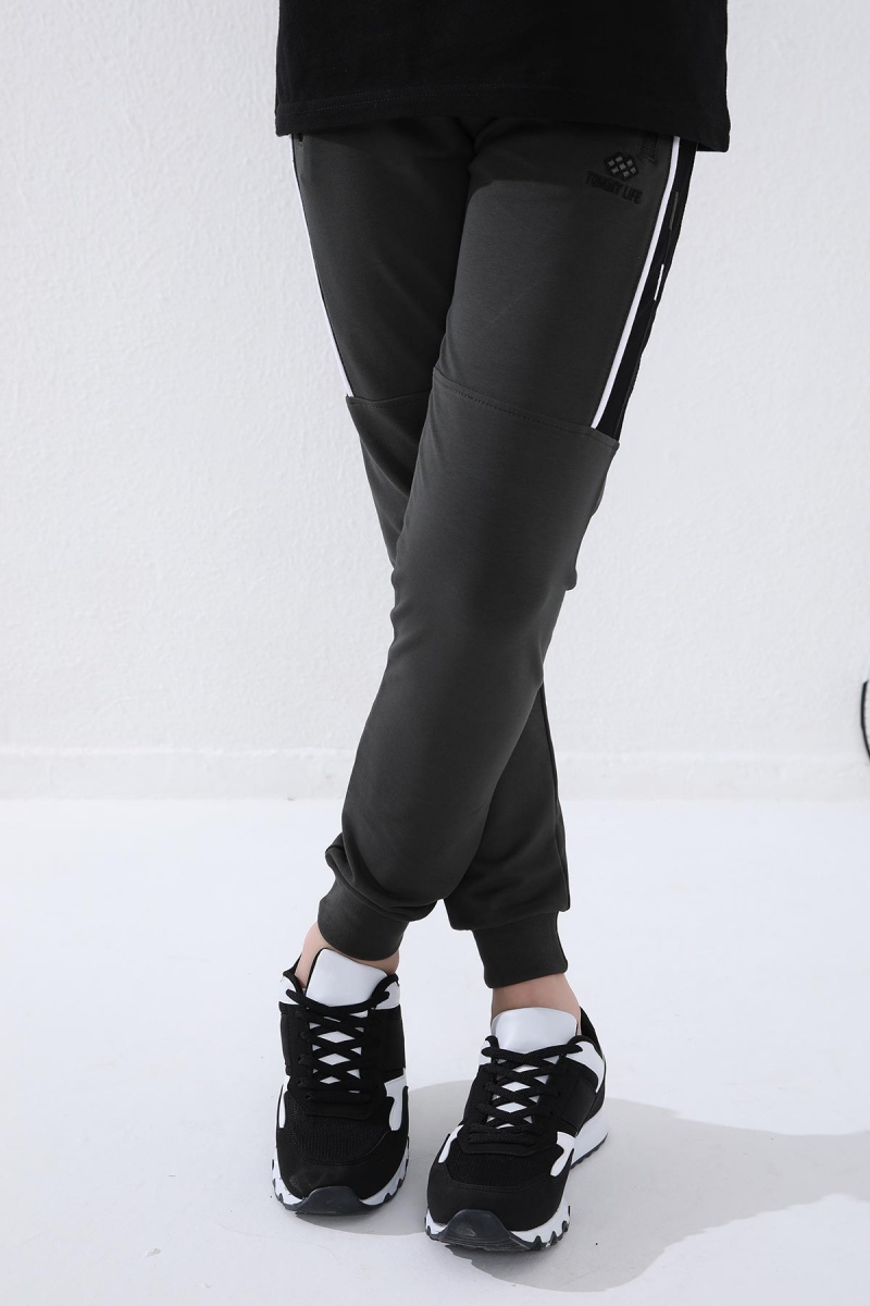 Tommy Life Haki Erkek Çocuk Jogger Yarım Şeritli Standart Kalıp Manşetli Eşofman Alt - 64047. 9 Tommy Life Haki Erkek Çocuk Jogger Yarım Şeritli Standart Kalıp Manşetli Eşofman Alt - 64047. 9