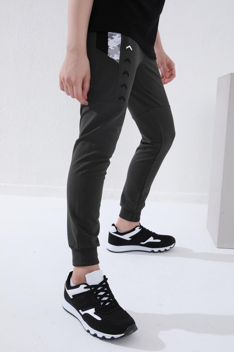 Tommy Life Haki Erkek Çocuk Kamuflaj Şeritli Bağcıklı Jogger Dar Kalıp Manşetli Eşofman Alt - 64052. 2 Tommy Life Haki Erkek Çocuk Kamuflaj Şeritli Bağcıklı Jogger Dar Kalıp Manşetli Eşofman Alt - 64052. 2