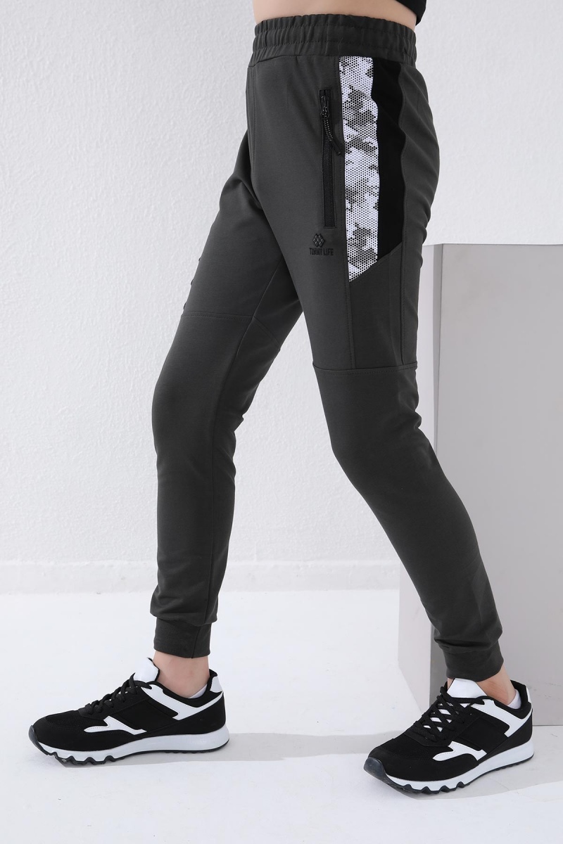 Tommy Life Haki Erkek Çocuk Kamuflaj Şeritli Bağcıklı Jogger Dar Kalıp Manşetli Eşofman Alt - 64052. 7 Tommy Life Haki Erkek Çocuk Kamuflaj Şeritli Bağcıklı Jogger Dar Kalıp Manşetli Eşofman Alt - 64052. 7