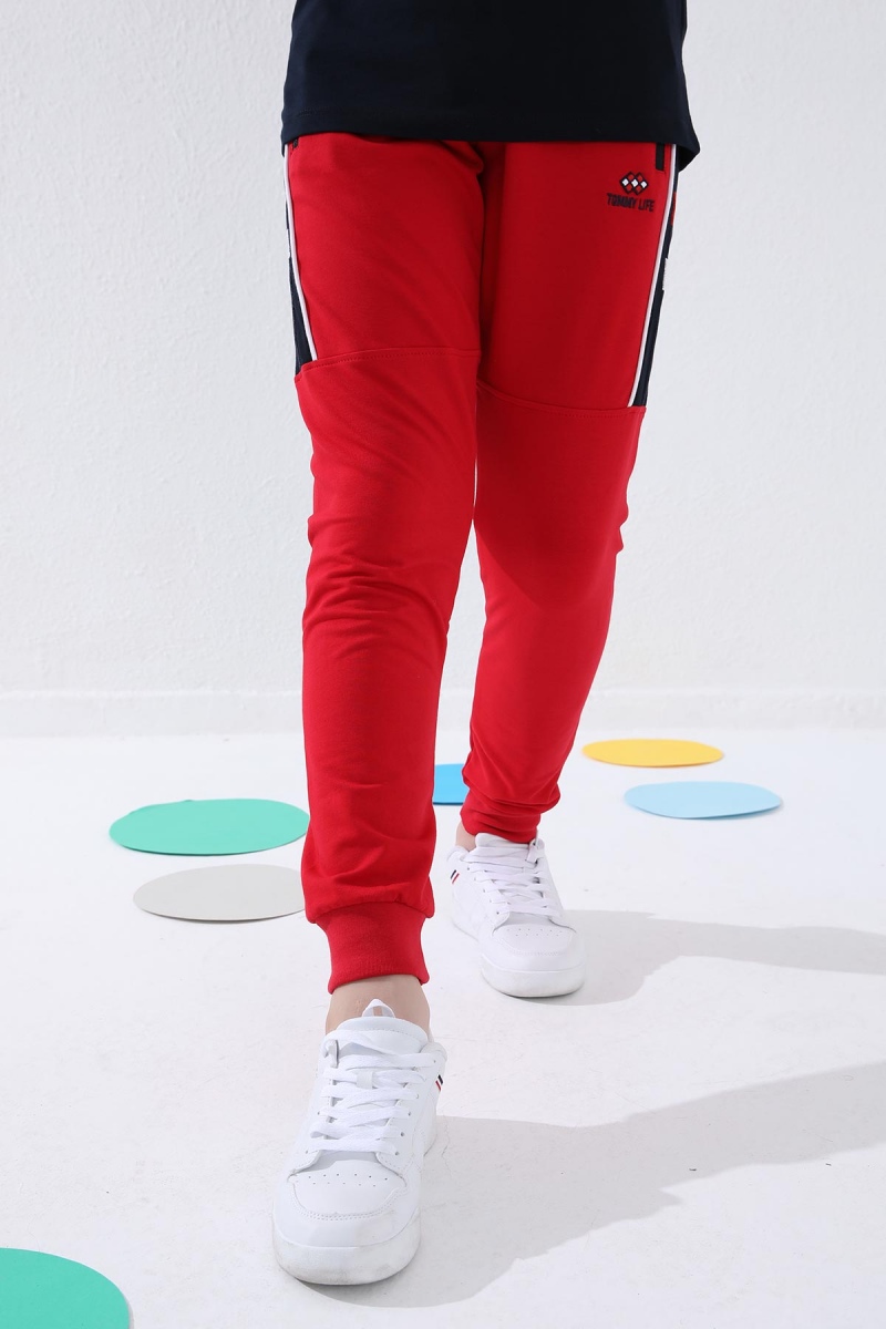 Tommy Life Kırmızı Erkek Çocuk Jogger Yarım Şeritli Standart Kalıp Manşetli Eşofman Alt - 64047. 10 Tommy Life Kırmızı Erkek Çocuk Jogger Yarım Şeritli Standart Kalıp Manşetli Eşofman Alt - 64047. 10