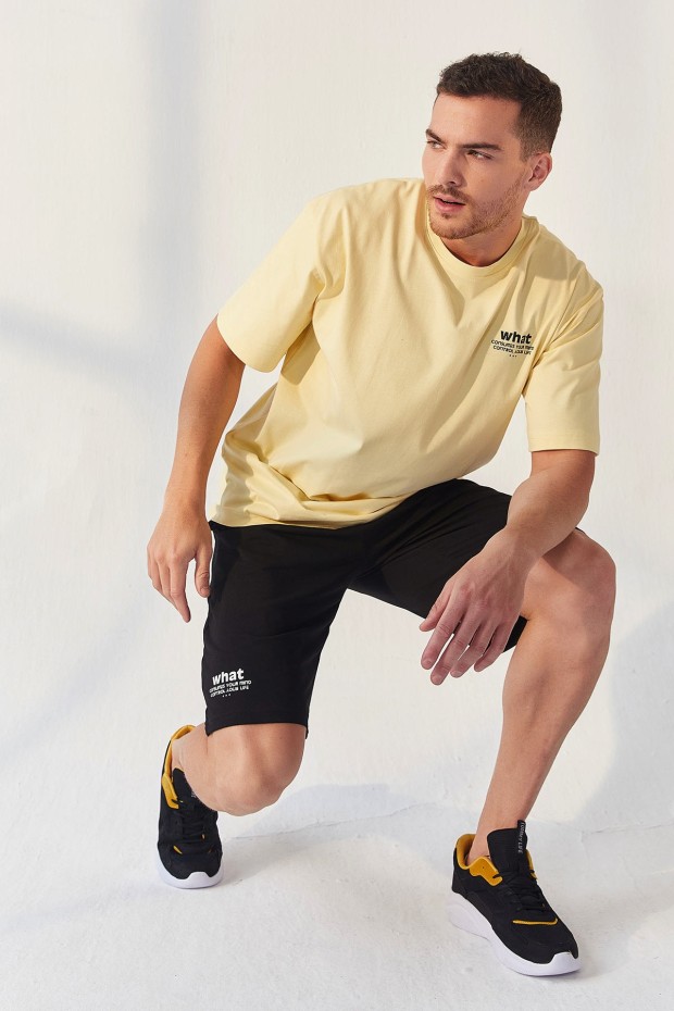 Tommy Life Sarı - Siyah Küçük Yazı Baskılı O Yaka Erkek Oversize Bermuda Şort Takım - 85156. 4 Tommy Life Sarı - Siyah Küçük Yazı Baskılı O Yaka Erkek Oversize Bermuda Şort Takım - 85156. 4