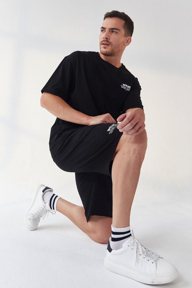 Tommy Life Siyah Küçük Yazı Baskılı O Yaka Erkek Oversize Bermuda Şort Takım - 85156. 3 Tommy Life Siyah Küçük Yazı Baskılı O Yaka Erkek Oversize Bermuda Şort Takım - 85156. 3