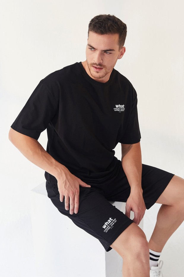 Tommy Life Siyah Küçük Yazı Baskılı O Yaka Erkek Oversize Bermuda Şort Takım - 85156. 6 Tommy Life Siyah Küçük Yazı Baskılı O Yaka Erkek Oversize Bermuda Şort Takım - 85156. 6