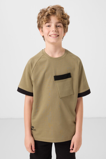 Koyu Bej Pamuklu Yumuşak Dokulu Oversize Cep Detaylı Erkek Çocuk T-Shirt - 11295 