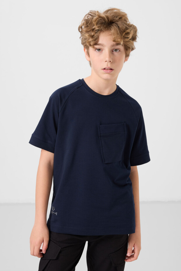 Lacivert Pamuklu Yumuşak Dokulu Oversize Cep Detaylı Erkek Çocuk T-Shirt - 11295 - 1