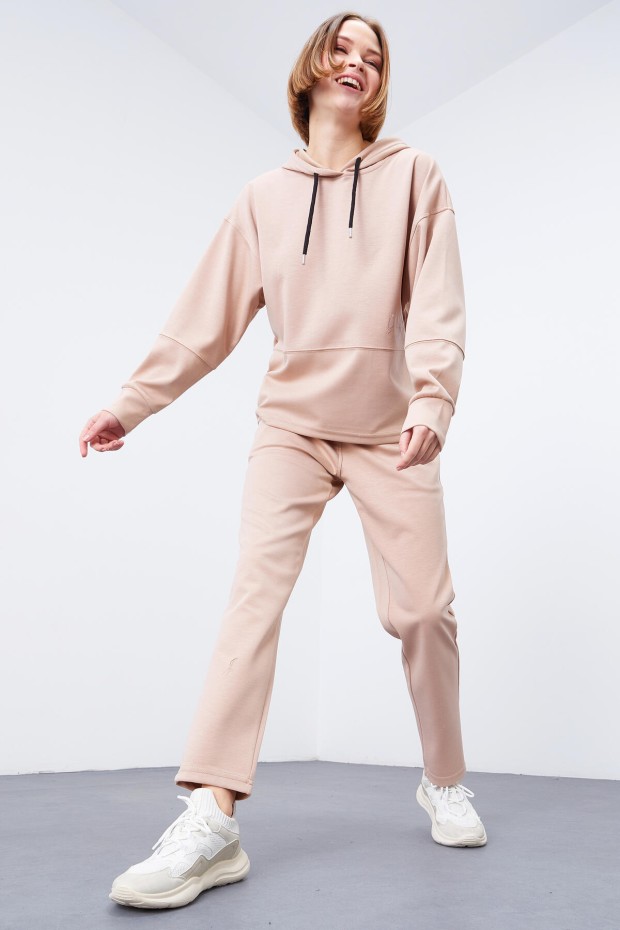 Tommy Life Bej Kapüşonlu Nakış Detaylı Klasik Paça Kadın Oversize Eşofman Takımı - 95310. 6 Tommy Life Bej Kapüşonlu Nakış Detaylı Klasik Paça Kadın Oversize Eşofman Takımı - 95310. 6