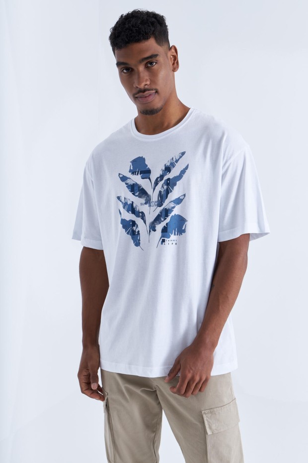 Tommy Life Beyaz Büyük Baskılı O Yaka Erkek Oversize T-Shirt - 88092. 7 Tommy Life Beyaz Büyük Baskılı O Yaka Erkek Oversize T-Shirt - 88092. 7