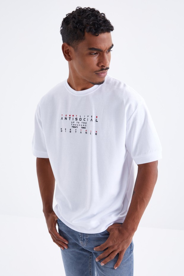 Tommy Life Beyaz Küçük Yazı Nakışlı O Yaka Erkek Oversize T-Shirt - 88103. 6